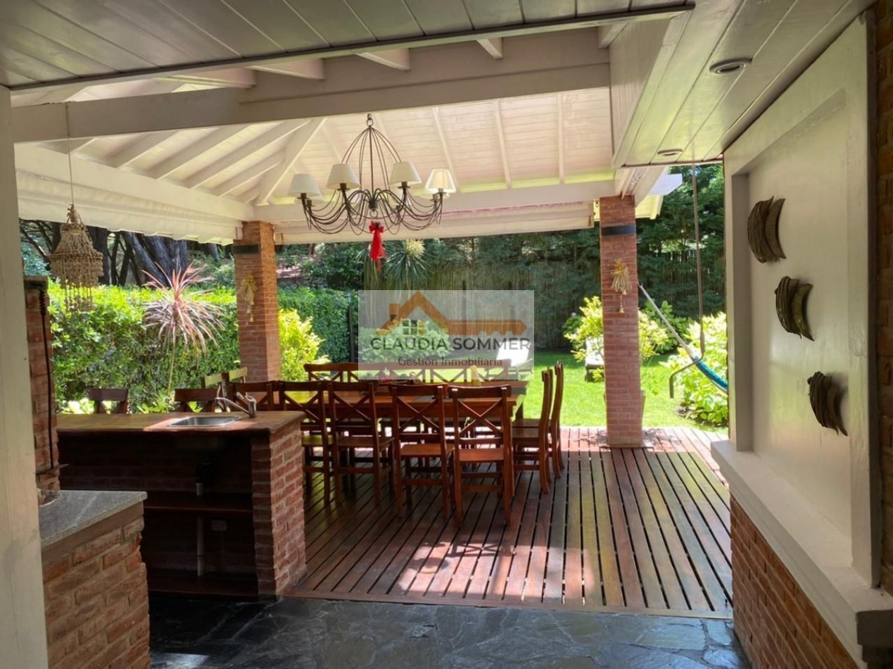 AMPLIA CASA EN VENTA