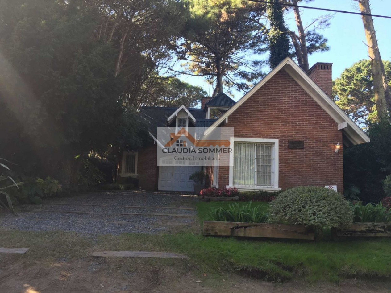 AMPLIA CASA EN VENTA
