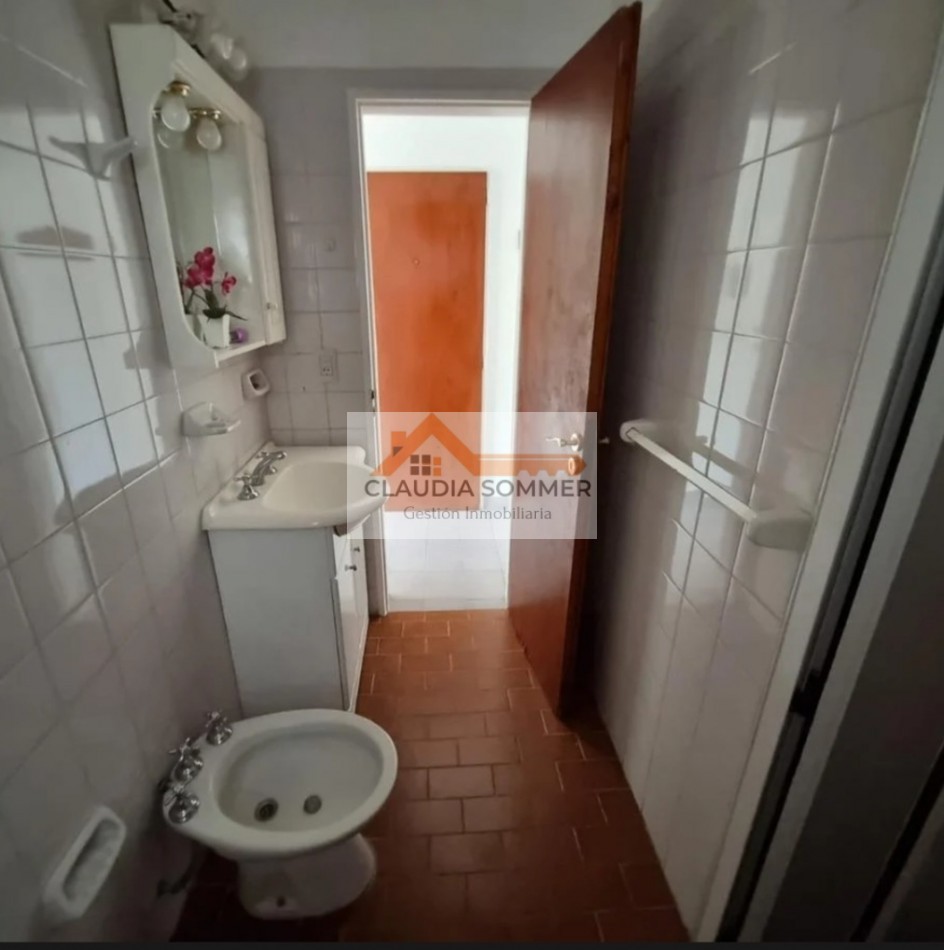 DEPARTAMENTO DE DOS AMBIENTES A METROS DEL MAR Y CERCA DEL CENTRO DE PINAMAR