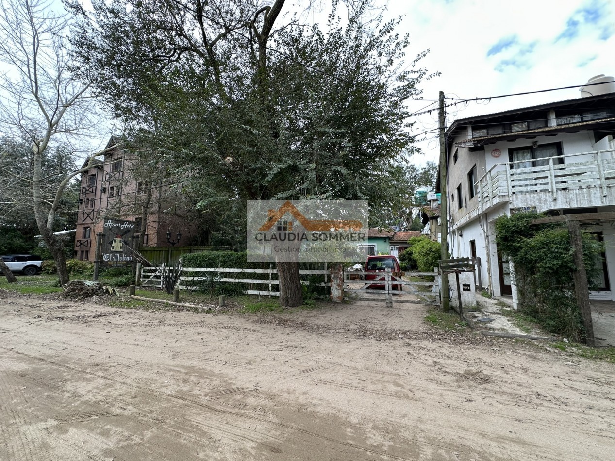 VENDO LOTE MULTIFAMILIAR / HOTELERO EN EL CENTRO DE VALERIA DEL MAR- PERMUTA PARCIAL-