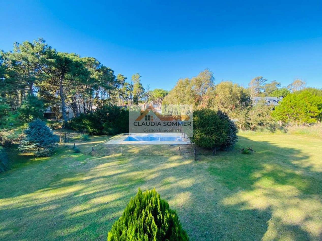 EN VENTA CASA SOBRE LOTE DE 2.000 METROS