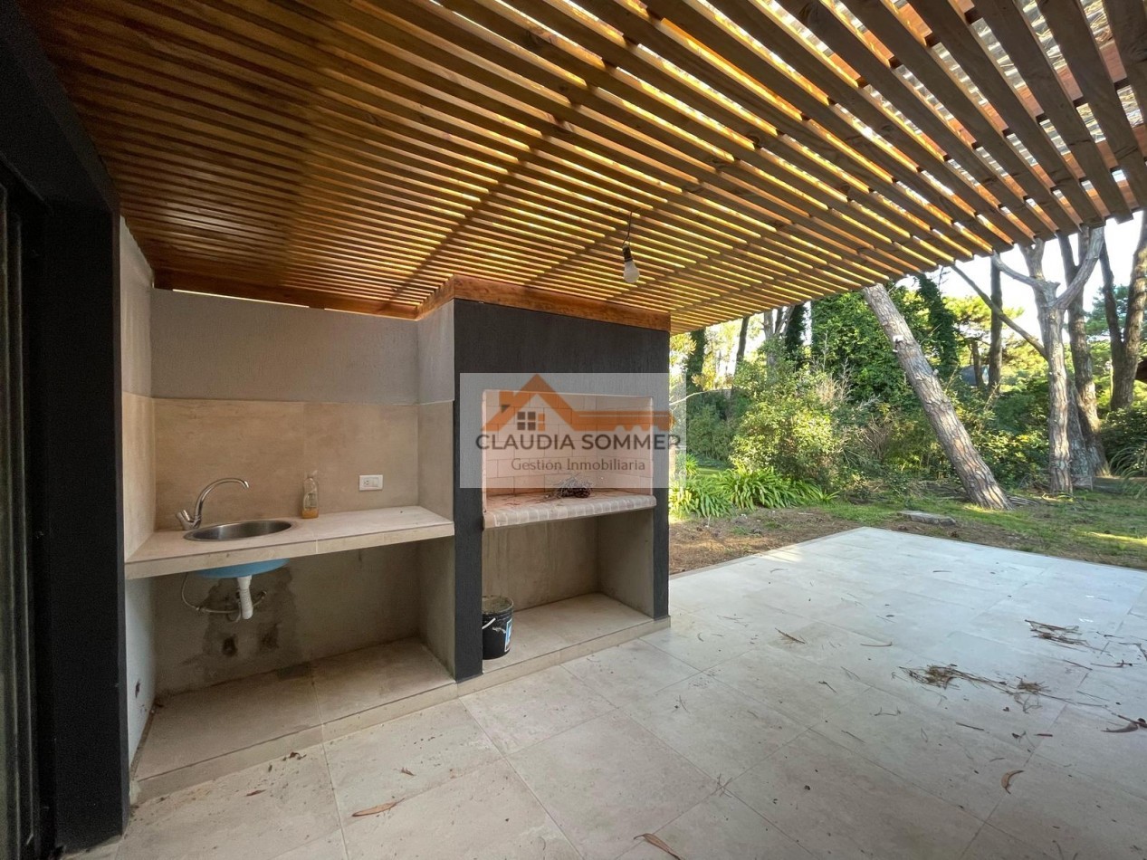 CASA TOTALMENTE RECICLADA