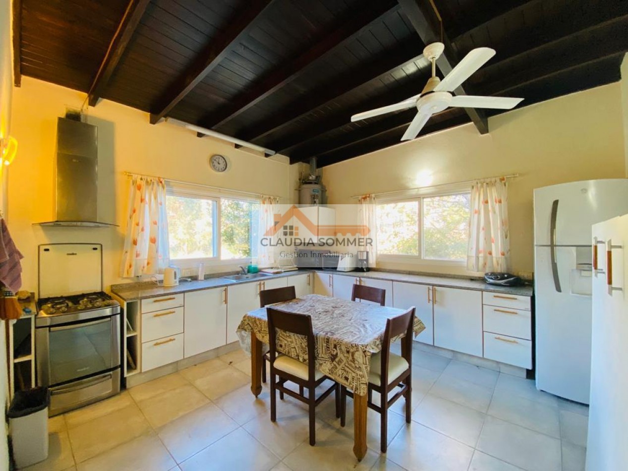 EN VENTA CASA SOBRE LOTE DE 2.000 METROS