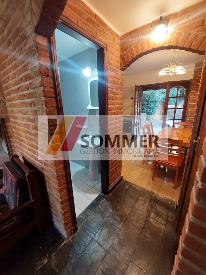 DUPLEX DE TRES AMBIENTES A 50 METROS DE LA AV. COSTANERA