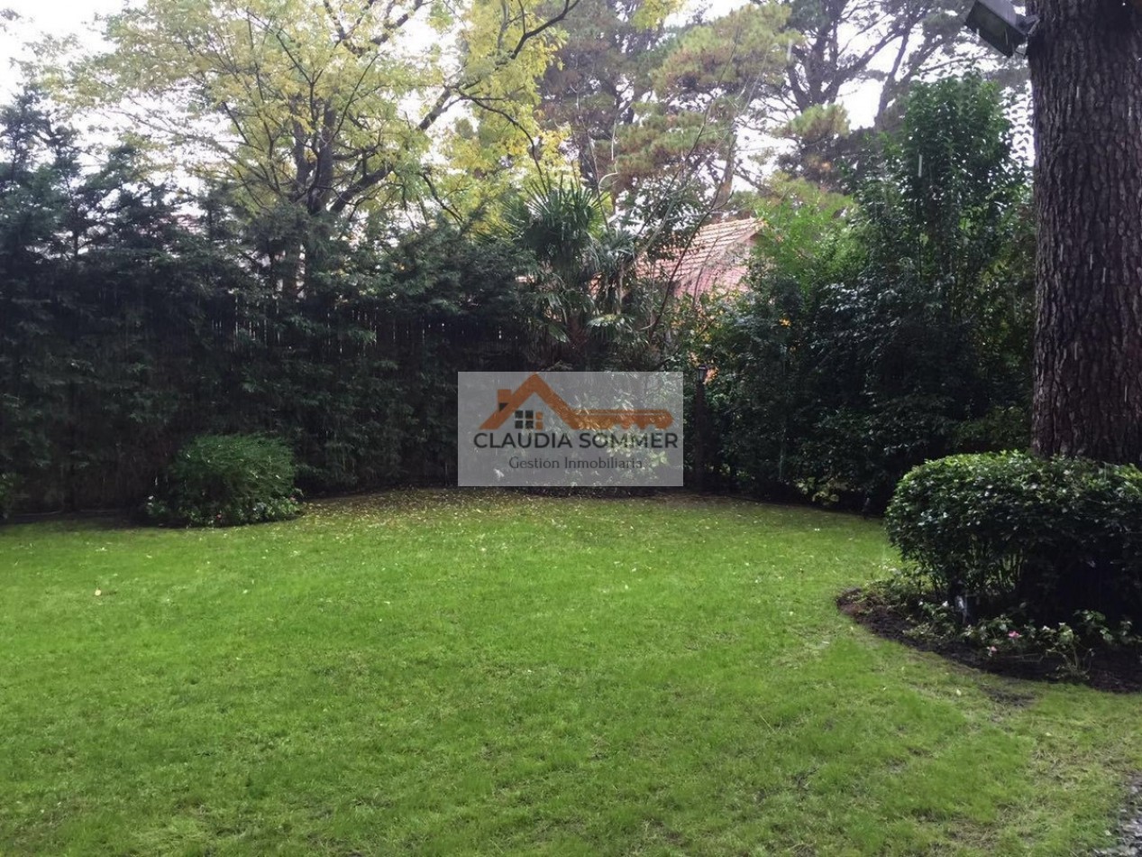 AMPLIA CASA EN VENTA