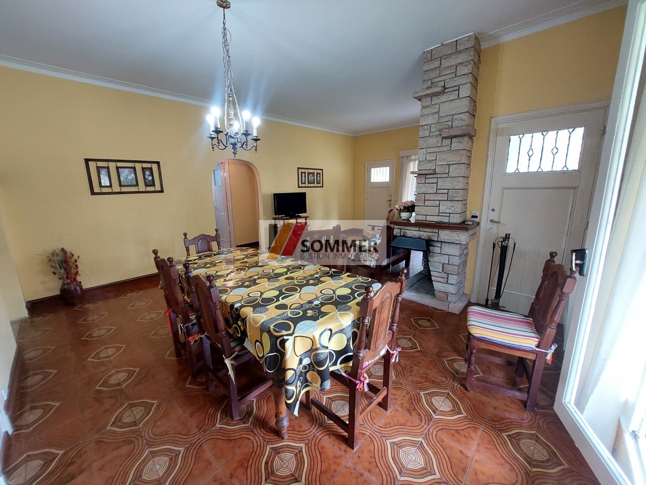 CASA TRADICIONAL CON PISCINA A DOS CUADRAS DEL MAR- Pinamar Sur-
