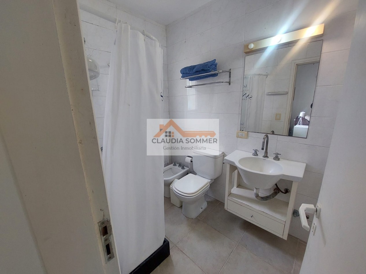 COMPLEJO TRIDENTE: COMODO TRIPLEX CON PATIO, PARRILLA,COCHERA, PARQUE Y PISCINA.