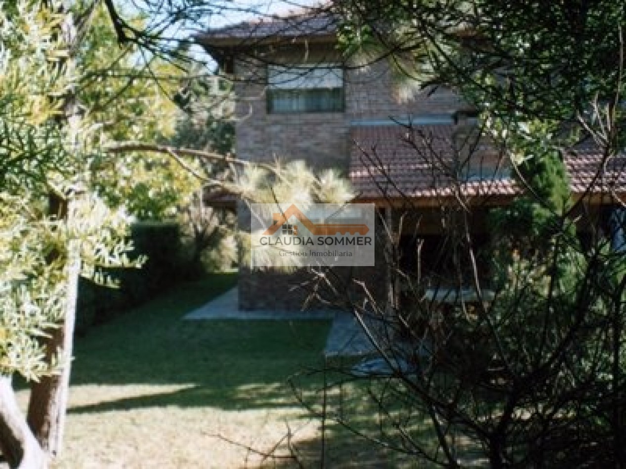 DOS DUPLEX DE TRES AMBIENTES A 50 MTS. DEL MAR