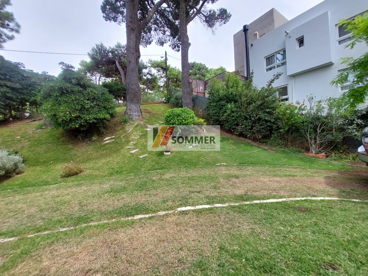 CASA TRADICIONAL CON PISCINA A DOS CUADRAS DEL MAR- Pinamar Sur-