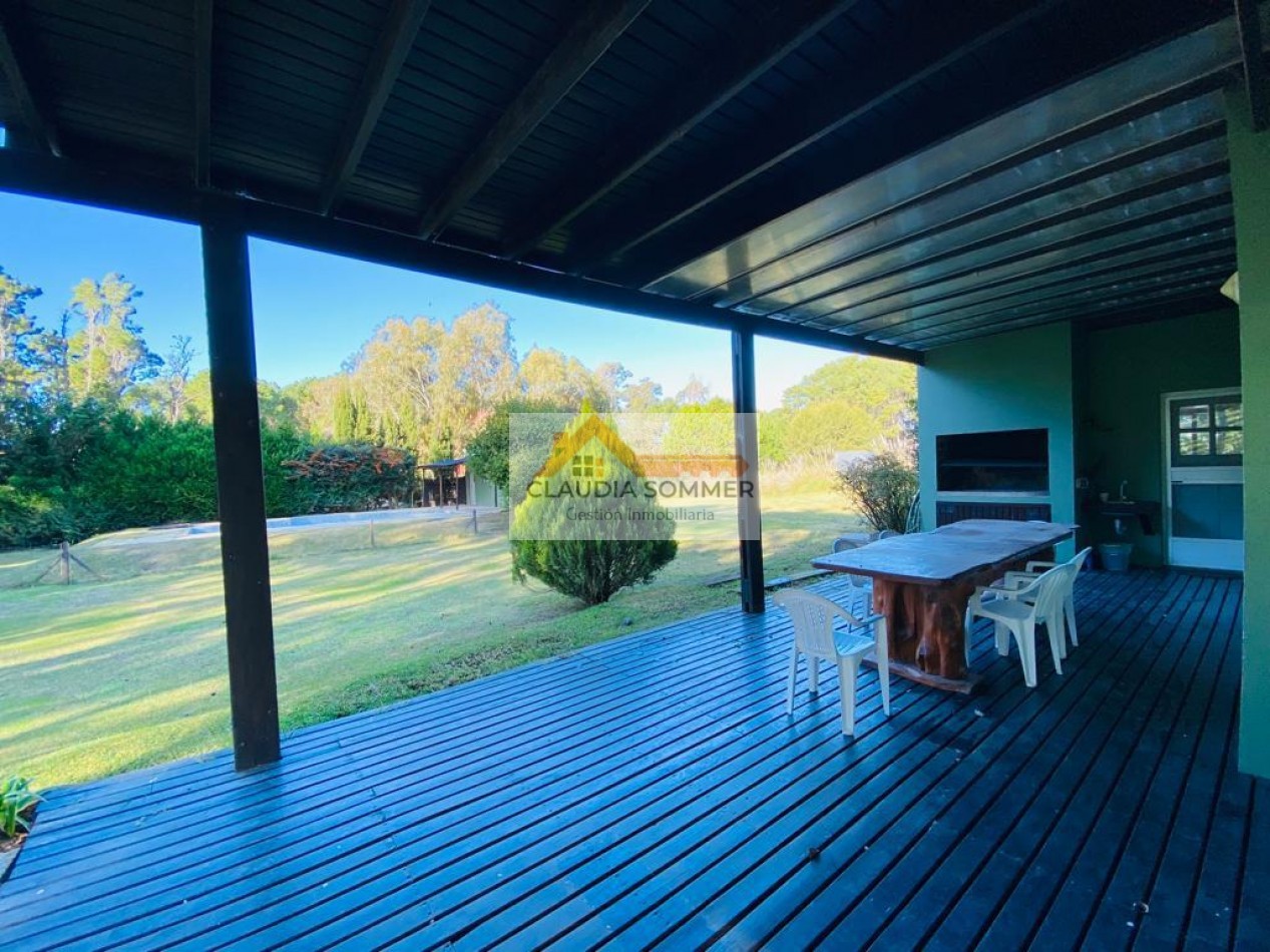 EN VENTA CASA SOBRE LOTE DE 2.000 METROS