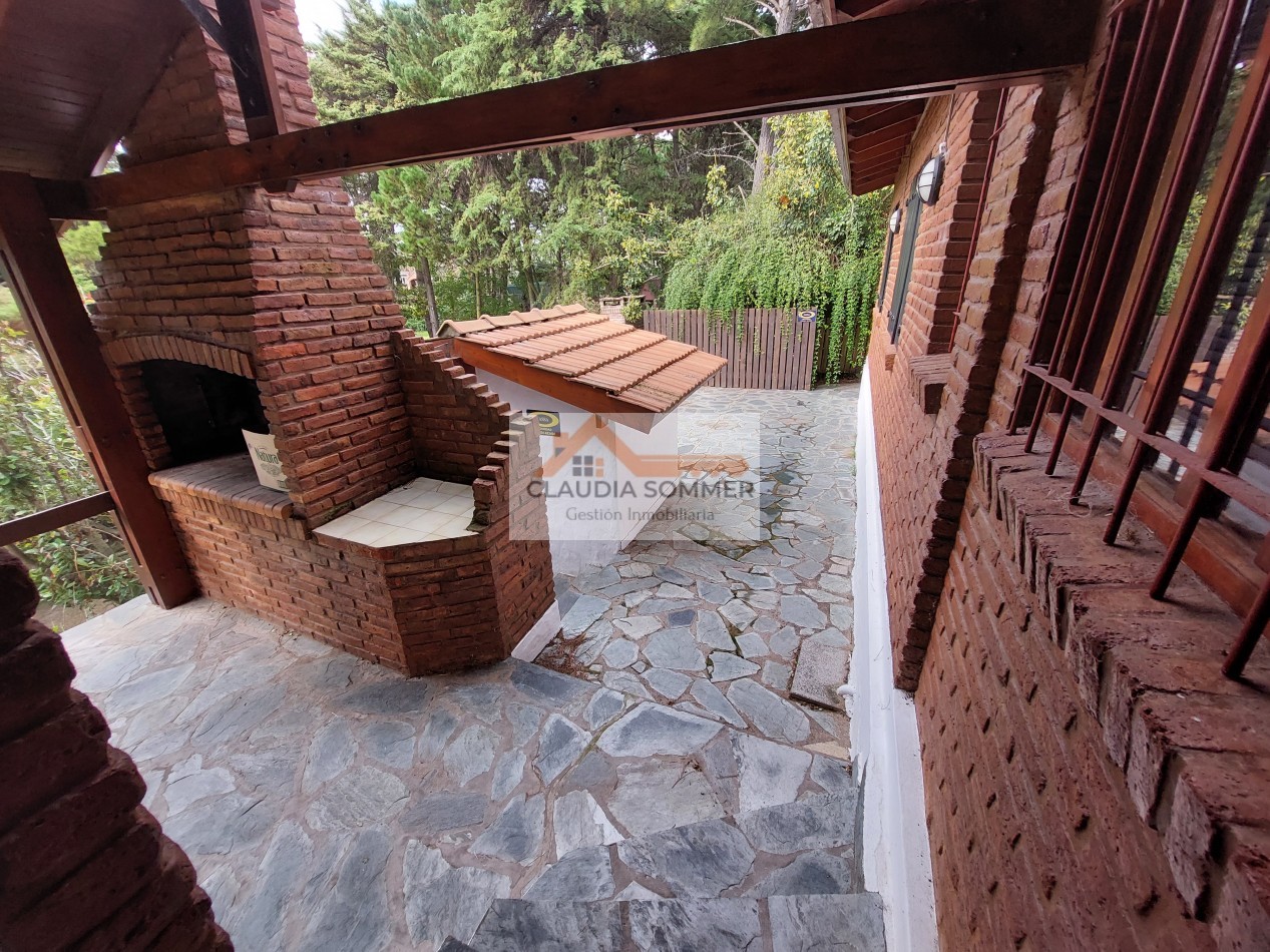 SE VENDE CASA EN CONJUNTO CON UN SEGUNDO LOTE LINDERO