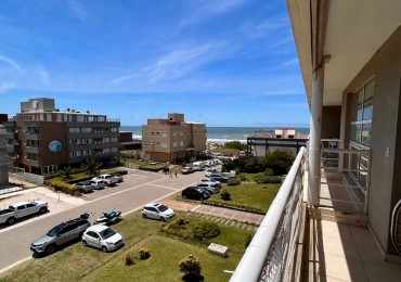 Departamento de 3 ambientes en venta en Pinamar cerca del mar con Cochera y Balcon con parrilla !!