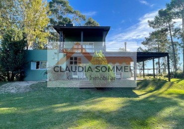EN VENTA CASA SOBRE LOTE DE 2.000 METROS