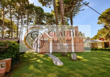 Casa de 4 ambientes en venta en Pinamar Sur Playa | A pocas cuadras del mar