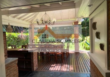 AMPLIA CASA EN VENTA