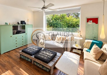 OPORTUNIDAD !! MODERNA CASA EN ESQUINA A METROS DEL CENTRO COMERCIAL GOLF Y DE LA PLAYA 