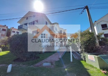 DEPARTAMENTO CON ENTREPISO, BALCON Y CERCA DEL MAR